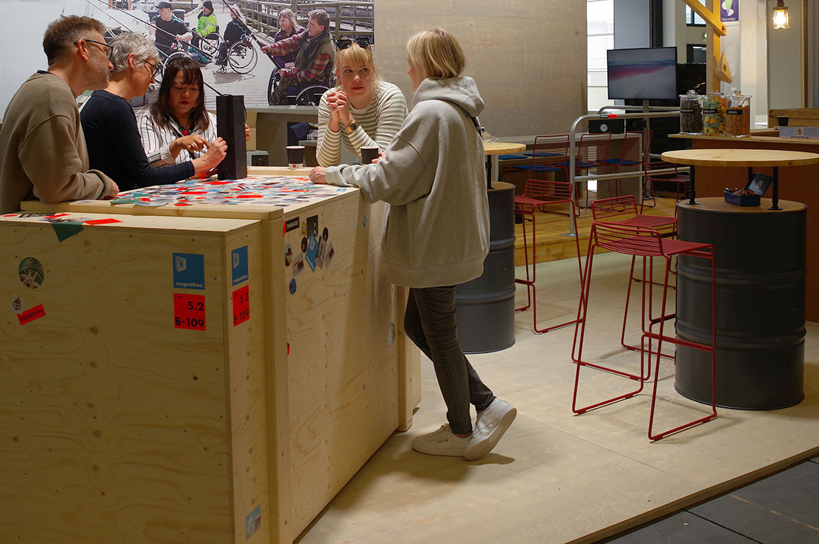 messe-dmea-2023-seekiste-2-braun.mit-braun